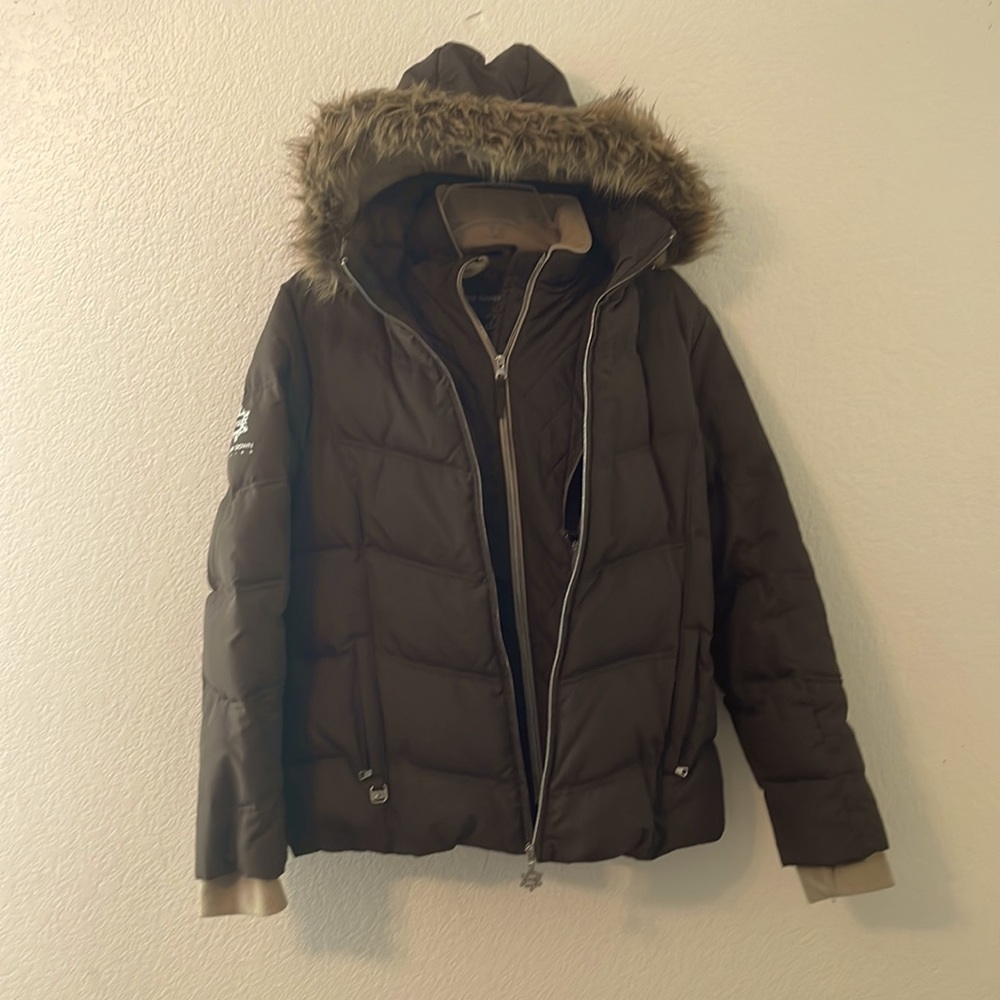 I’m Moving! Brown insulated winter jacket, medium